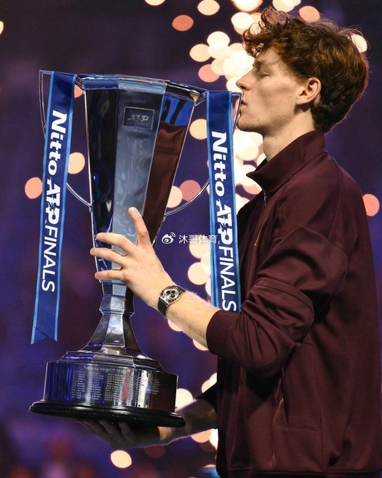 开云体育视频直播-ATP总决赛绝杀拉沃尔杯，辛纳带队取胜