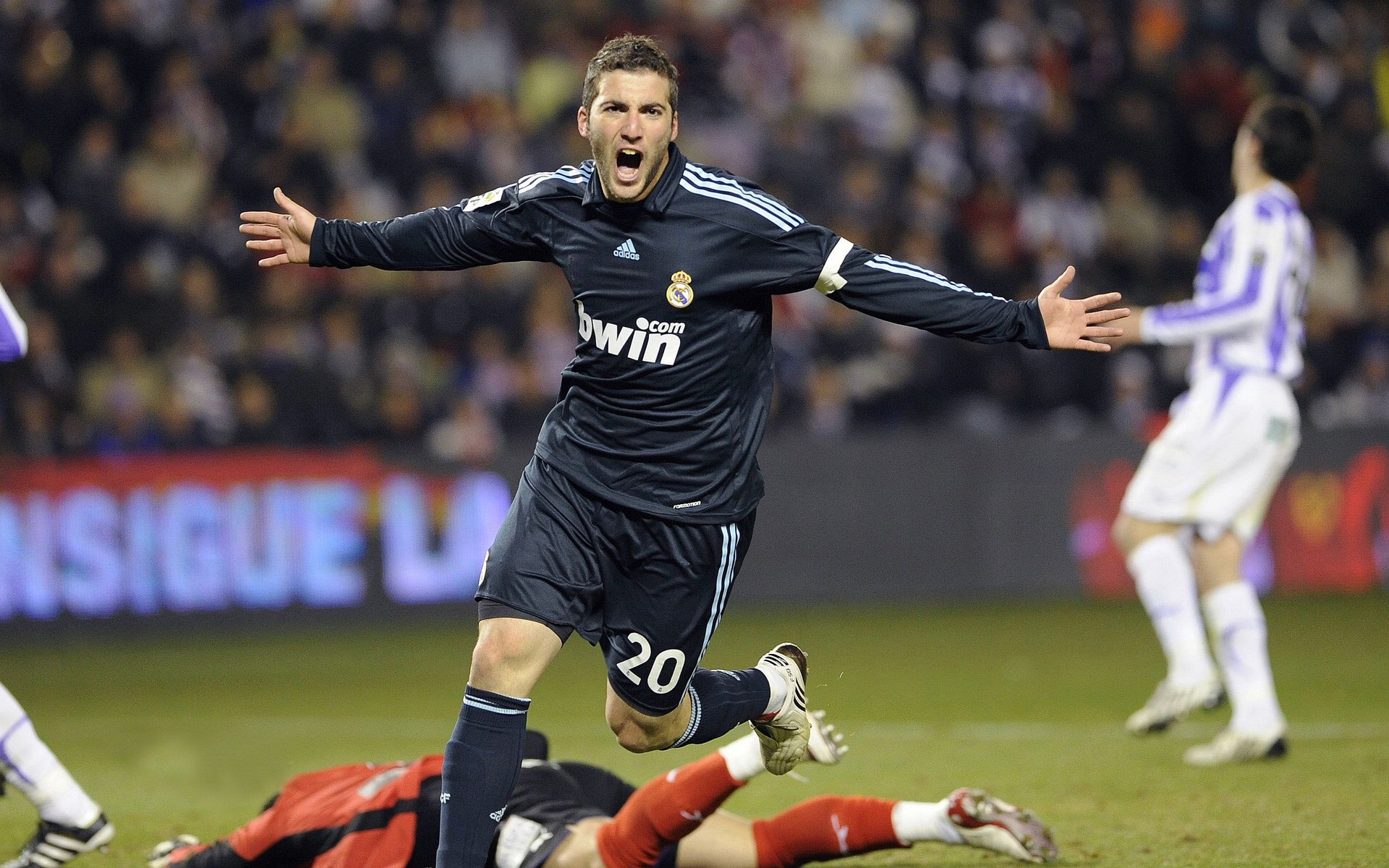 开云体育入口-奥纳纳生涯之夜闪耀安菲尔德,莱比锡红牛的铁壁,利物浦的叹息